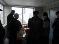 01.04.12 Архииерейское служение в 34-й  женской колонии в г. Днепродзержинске