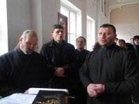 01.04.12 Архииерейское служение в 34-й  женской колонии в г. Днепродзержинске