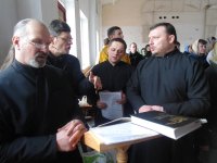 01.04.12 Архииерейское служение в 34-й  женской колонии в г. Днепродзержинске