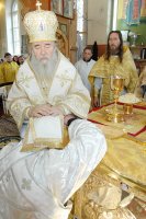 Правящий Архиерей возглавил престольное торжество в храме Всех Русских святых при духовно-образовательном центре жилмассива Одинковка