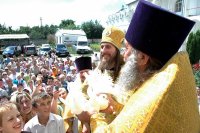 Правящий Архиерей возглавил престольное торжество в храме Всех Русских святых при духовно-образовательном центре жилмассива Одинковка