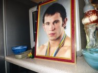 УХОДЯ, ОН ВСЕМ  СКАЗАЛ, ЧТО ЛЮБИТ